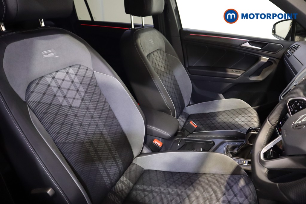 Volkswagen Tiguan Black Edition Automatic Petrol Plug-In Hybrid SUV - Stock Number (1626120) - 6th supplementary image