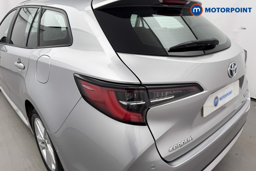 Toyota Corolla Icon Tech Automatic Petrol-Electric Hybrid Estate - Stock Number (1626408) - 21st supplementary image
