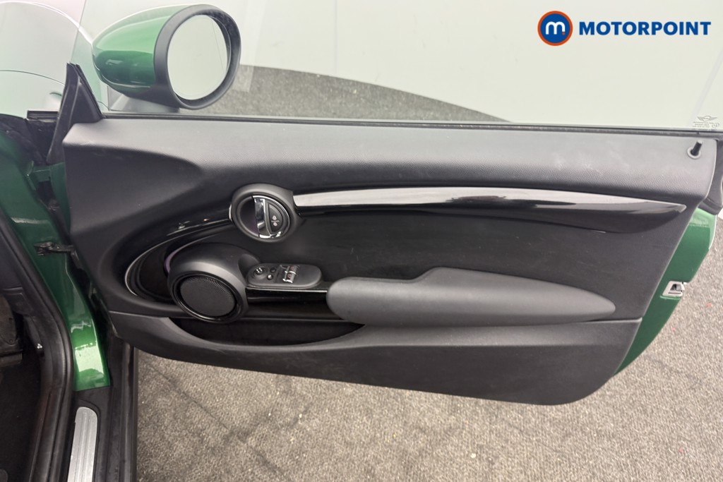 Mini Hatchback Cooper S Level 2 Automatic Electric Hatchback - Stock Number (1626608) - 13th supplementary image