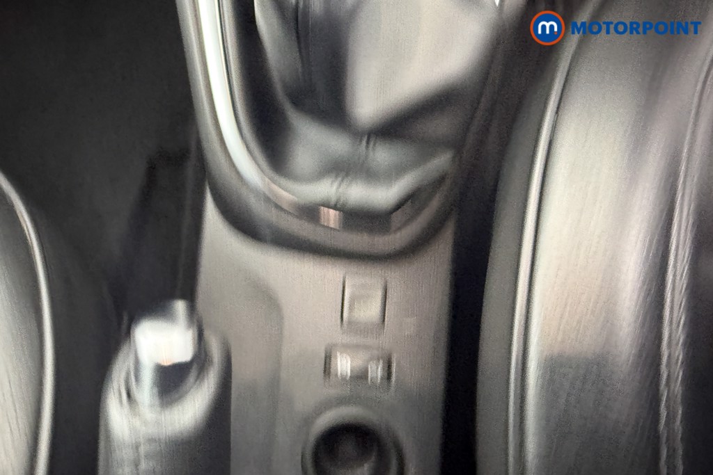 Renault Captur Gt Line Manual Petrol SUV - Stock Number (1627438) - 18th supplementary image