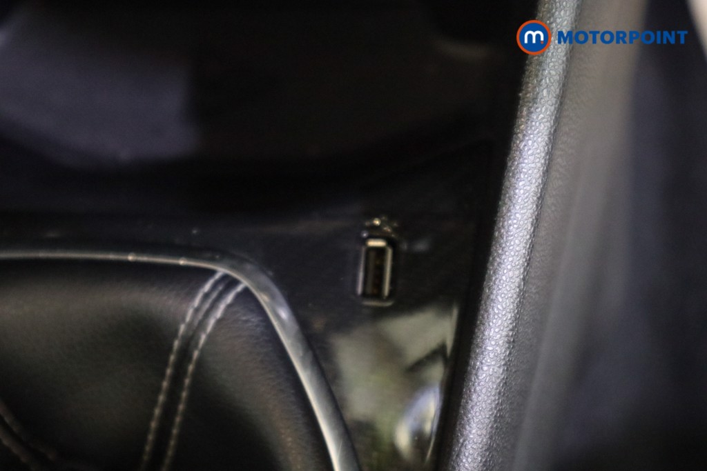 Ford Fiesta St-Line Manual Petrol Hatchback - Stock Number (1627447) - 8th supplementary image