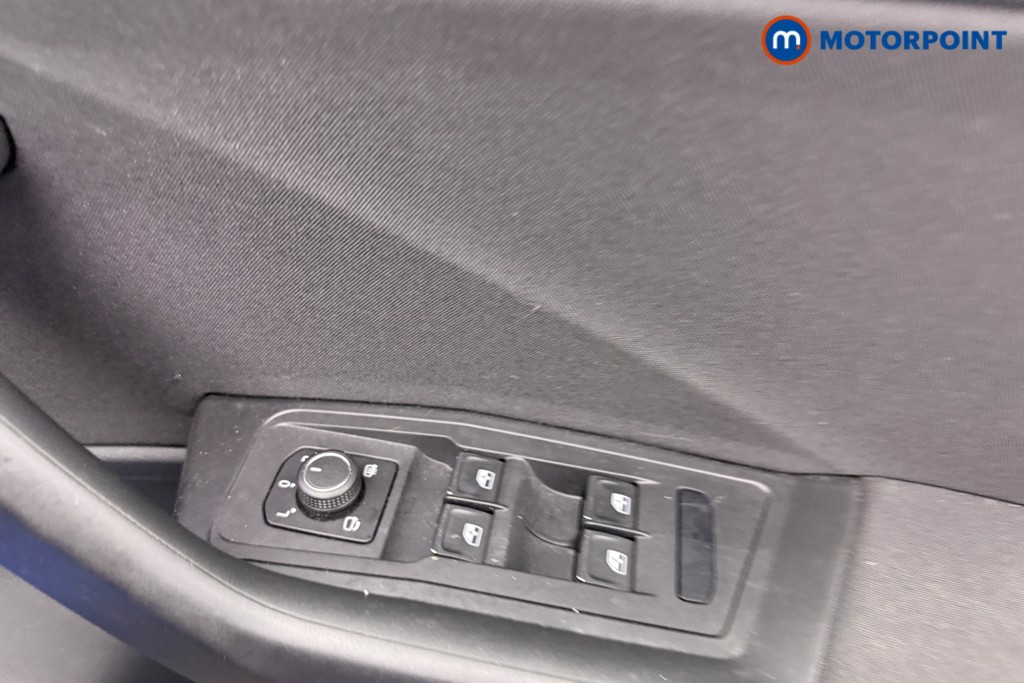 Volkswagen T-Roc Design Automatic Petrol Convertible - Stock Number (1628031) - 9th supplementary image