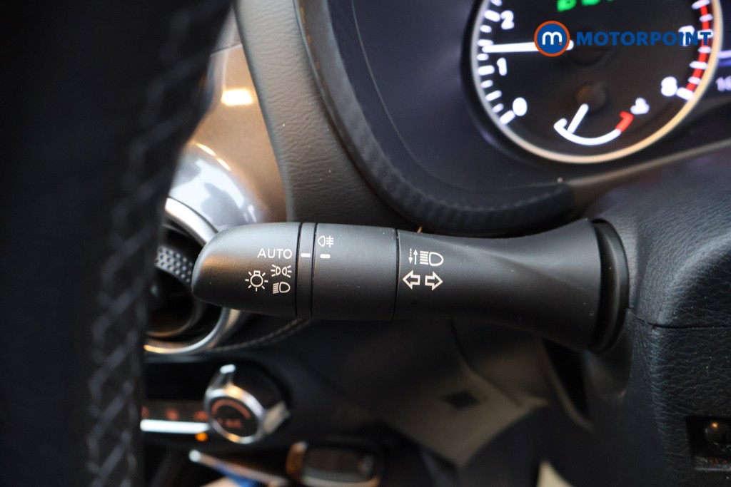 Nissan Juke N-Connecta Manual Petrol SUV - Stock Number (1628252) - 10th supplementary image