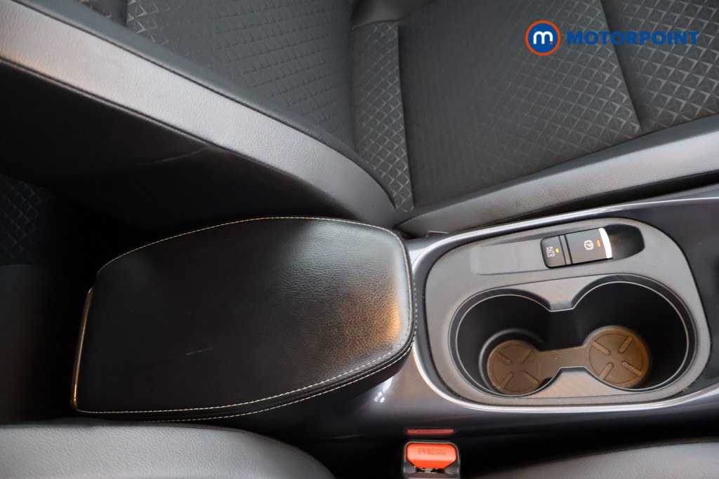 Nissan Juke N-Connecta Manual Petrol SUV - Stock Number (1628252) - 18th supplementary image