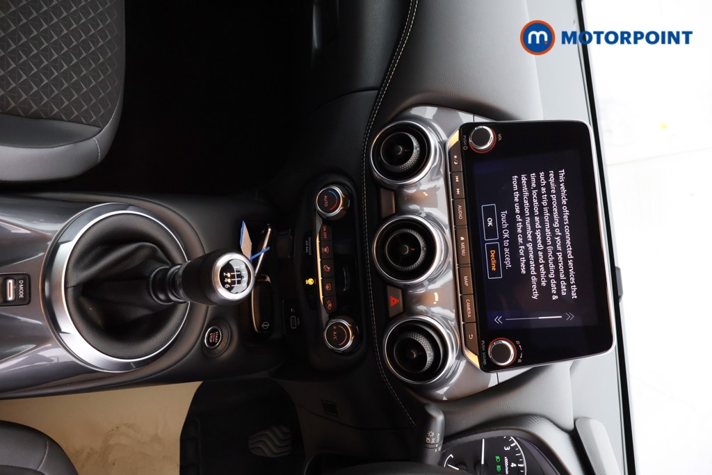 Nissan Juke N-Connecta Manual Petrol SUV - Stock Number (1628252) - 19th supplementary image