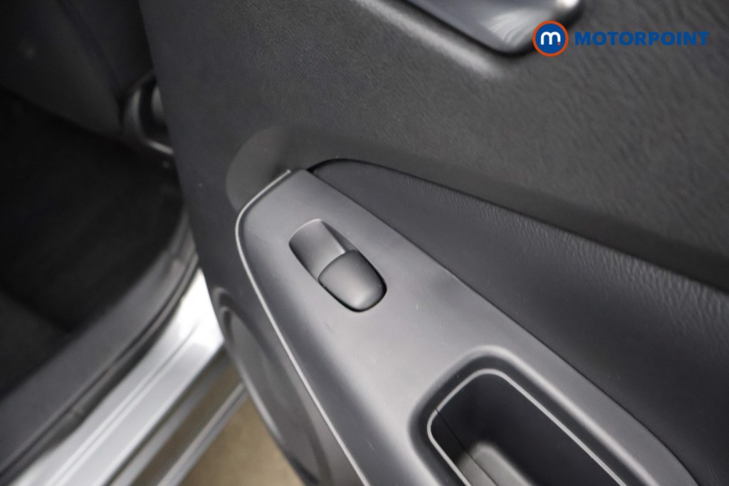 Nissan Juke N-Connecta Manual Petrol SUV - Stock Number (1628252) - 25th supplementary image