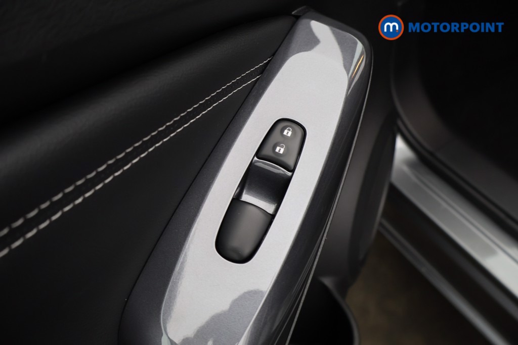 Nissan Juke N-Connecta Manual Petrol SUV - Stock Number (1628252) - 31st supplementary image