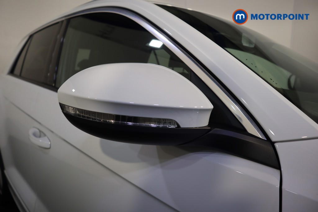 Volkswagen T-Roc R-Line Automatic Petrol SUV - Stock Number (1628533) - 35th supplementary image