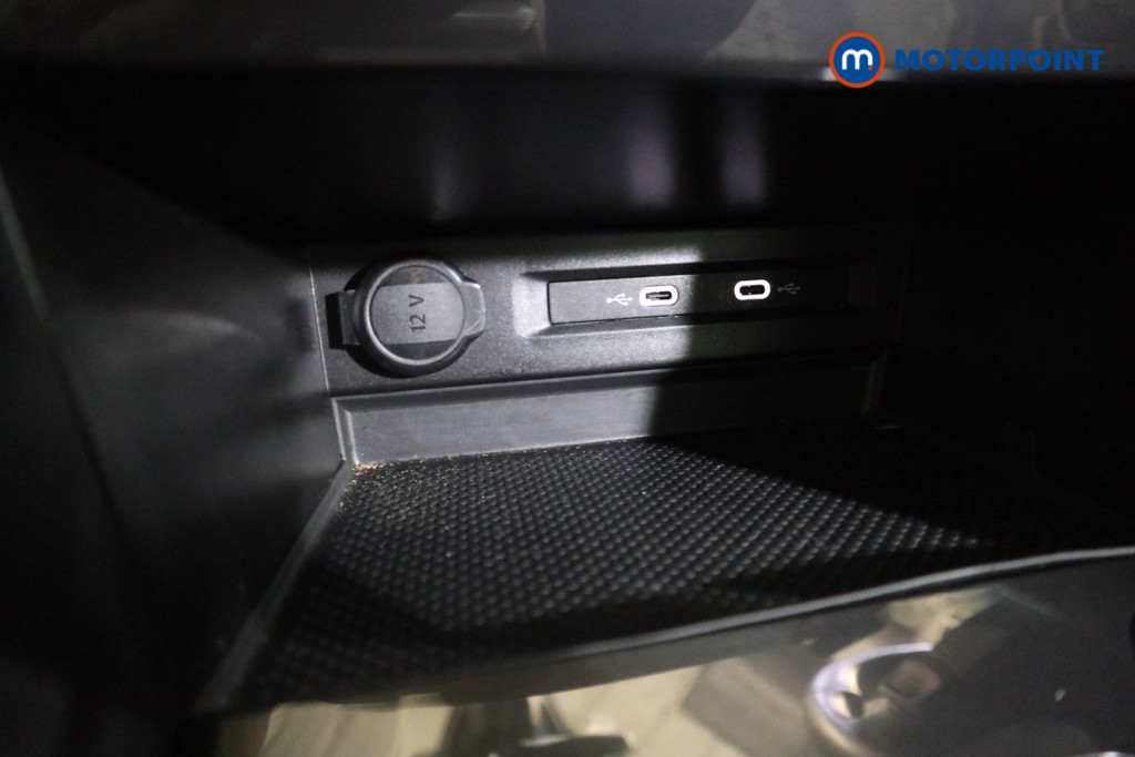 Volkswagen Tiguan R-Line Automatic Petrol SUV - Stock Number (1628593) - 9th supplementary image