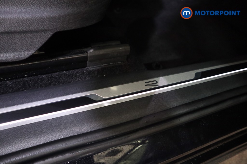 Volkswagen Tiguan R-Line Automatic Petrol SUV - Stock Number (1628593) - 18th supplementary image