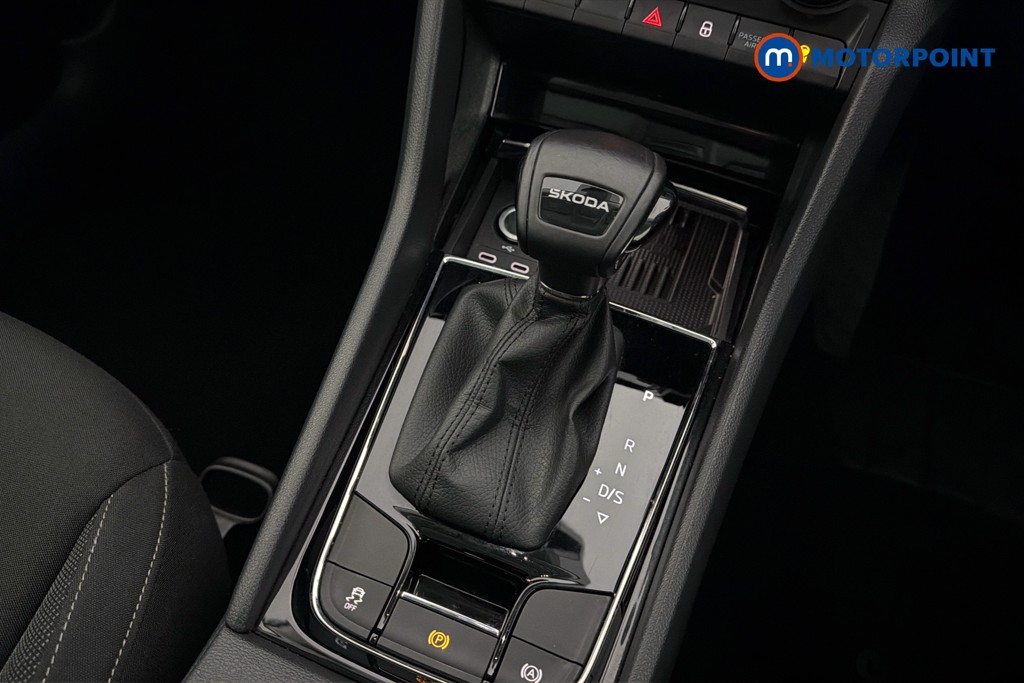 Skoda Karoq Se Drive Automatic Petrol SUV - Stock Number (1628912) - 15th supplementary image