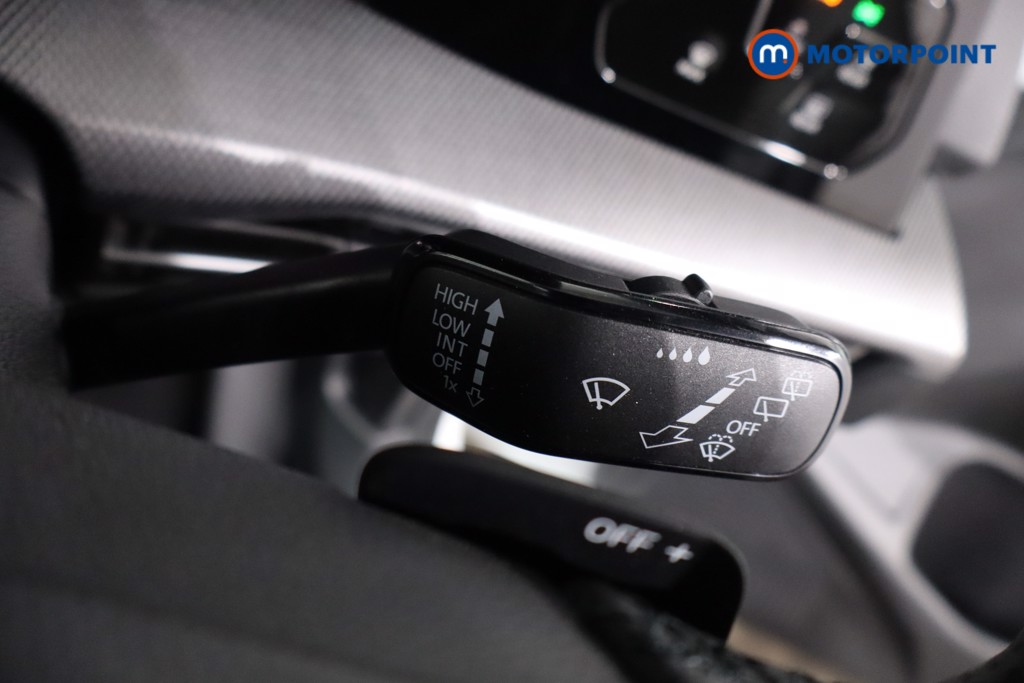 Volkswagen Golf R-Line Automatic Petrol Hatchback - Stock Number (1629187) - 15th supplementary image