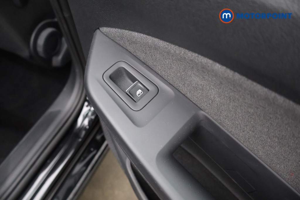 Volkswagen Golf Life Manual Petrol Hatchback - Stock Number (1629609) - 24th supplementary image