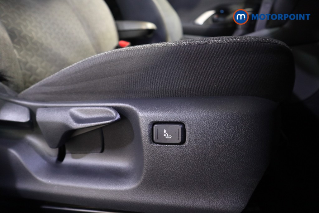 Toyota Yaris Cross Design Automatic Petrol-Electric Hybrid Estate - Stock Number (1616458) - 14th supplementary image