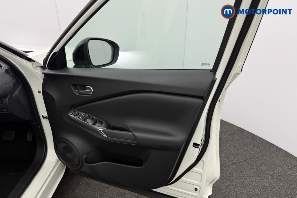 Nissan Juke Acenta Premium Automatic Petrol SUV - Stock Number (1616569) - 12th supplementary image