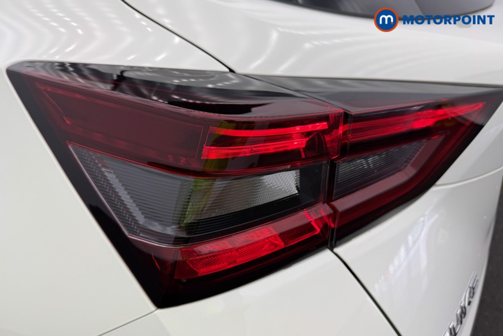 Nissan Juke Acenta Premium Automatic Petrol SUV - Stock Number (1616569) - 20th supplementary image