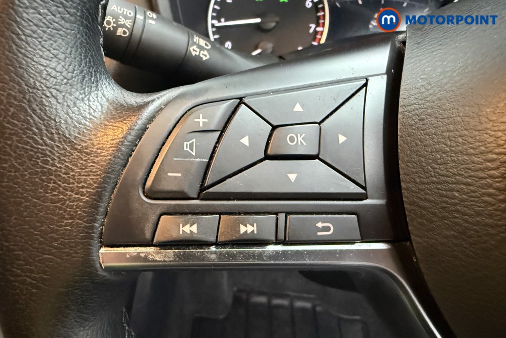 Nissan Juke N-Connecta Manual Petrol SUV - Stock Number (1620913) - 3rd supplementary image