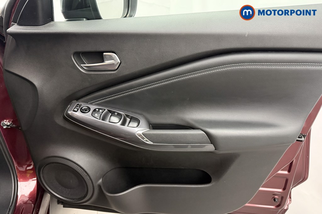 Nissan Juke N-Connecta Manual Petrol SUV - Stock Number (1620913) - 16th supplementary image