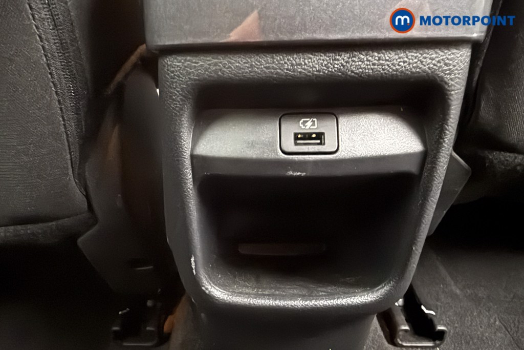 Nissan Juke N-Connecta Manual Petrol SUV - Stock Number (1620913) - 19th supplementary image