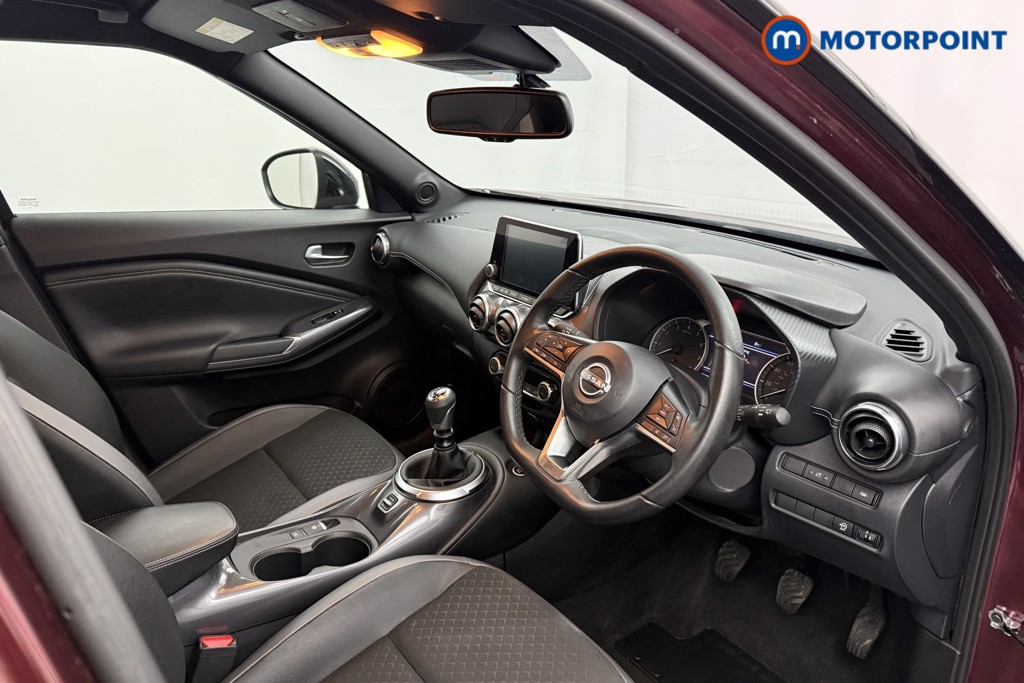 Nissan Juke N-Connecta Manual Petrol SUV - Stock Number (1620913) - 1st supplementary image