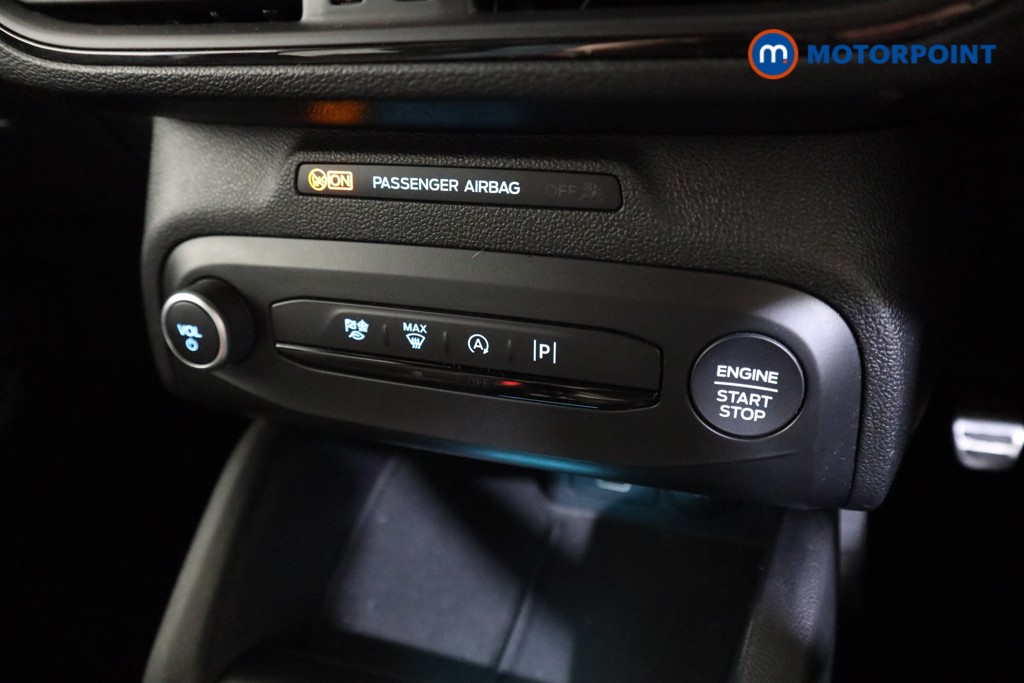 Ford Focus St-Line Manual Petrol Hatchback - Stock Number (1621600) - 7th supplementary image
