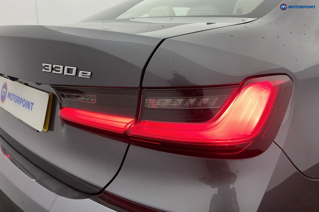 BMW 3 Series M Sport Automatic Petrol Plug-In Hybrid Saloon - Stock Number (1621773) - 36th supplementary image