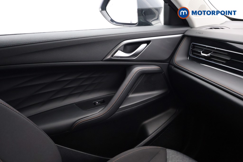 Mg Motor Uk HS SE Automatic Petrol-Electric Hybrid SUV - Stock Number (1623051) - 10th supplementary image