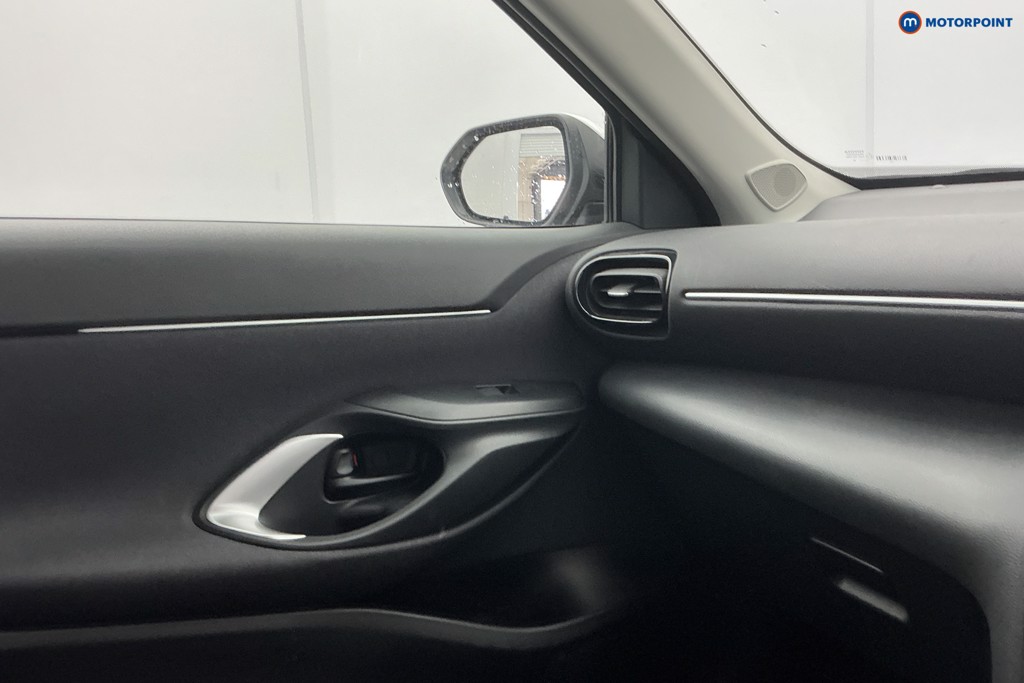 Toyota Yaris Cross Icon Automatic Petrol-Electric Hybrid Estate - Stock Number (1623452) - 23rd supplementary image