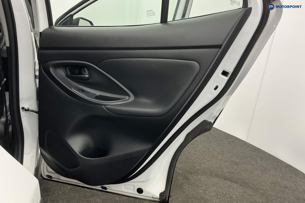 Toyota Yaris Cross Icon Automatic Petrol-Electric Hybrid Estate - Stock Number (1623452) - 29th supplementary image