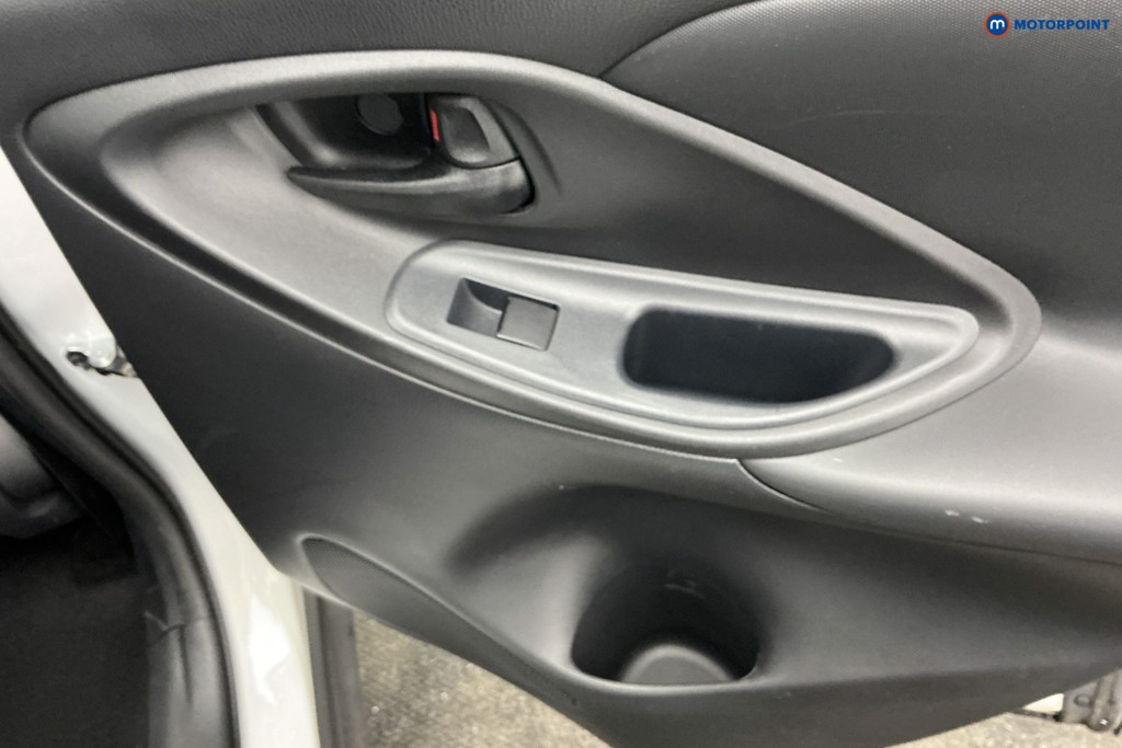 Toyota Yaris Cross Icon Automatic Petrol-Electric Hybrid Estate - Stock Number (1623452) - 30th supplementary image