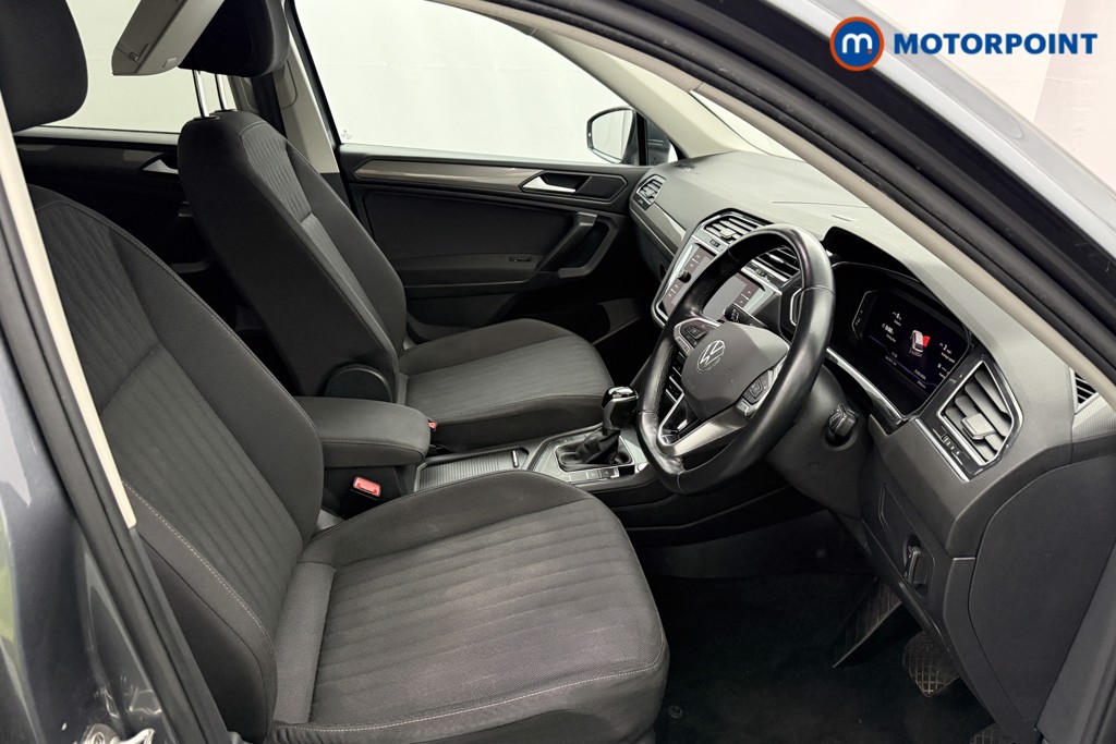 Volkswagen Tiguan Allspace Life Automatic Petrol SUV - Stock Number (1623454) - 1st supplementary image