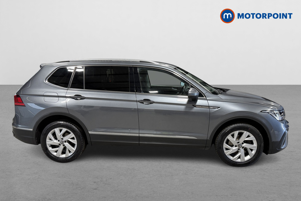 Volkswagen Tiguan Allspace Life Automatic Petrol SUV - Stock Number (1623454) - Drivers side