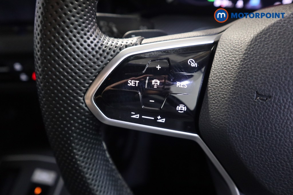 Volkswagen Golf R-Line Automatic Petrol Hatchback - Stock Number (1623500) - 3rd supplementary image