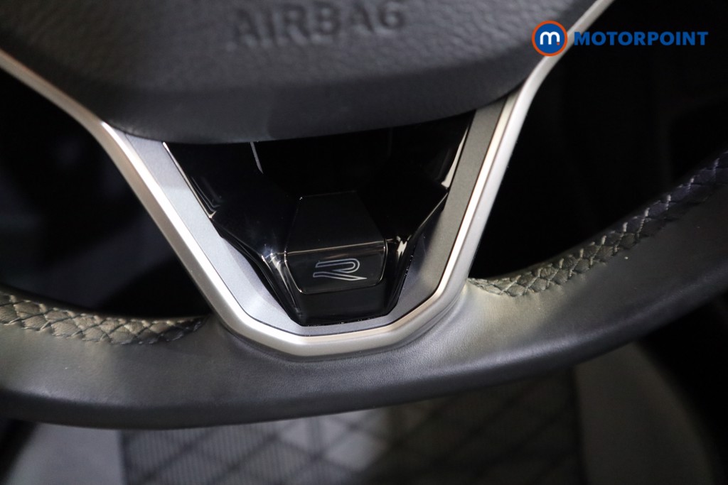 Volkswagen Golf R-Line Automatic Petrol Hatchback - Stock Number (1623500) - 5th supplementary image