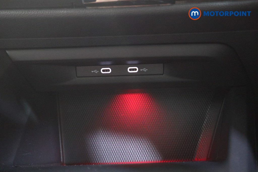 Volkswagen Golf R-Line Automatic Petrol Hatchback - Stock Number (1623500) - 9th supplementary image