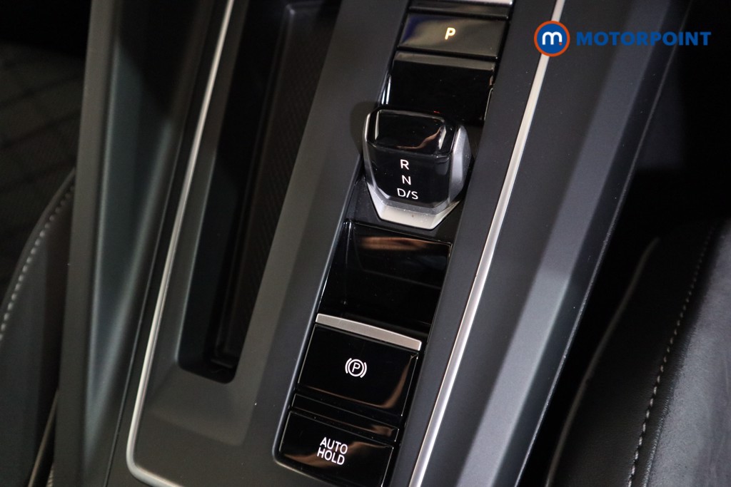Volkswagen Golf R-Line Automatic Petrol Hatchback - Stock Number (1623500) - 11th supplementary image