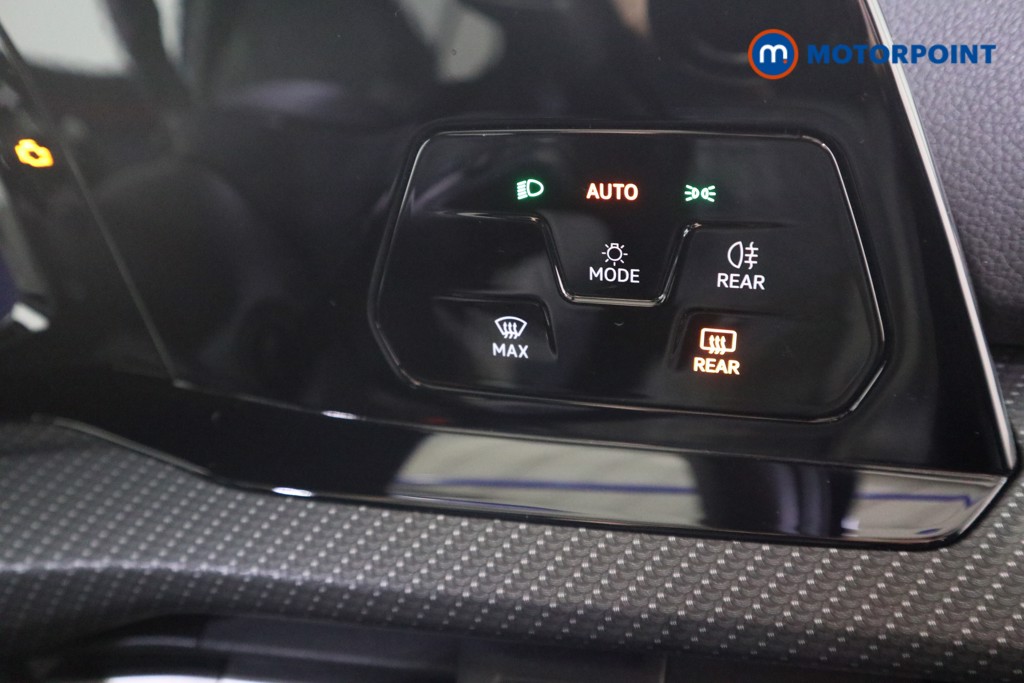 Volkswagen Golf R-Line Automatic Petrol Hatchback - Stock Number (1623500) - 14th supplementary image