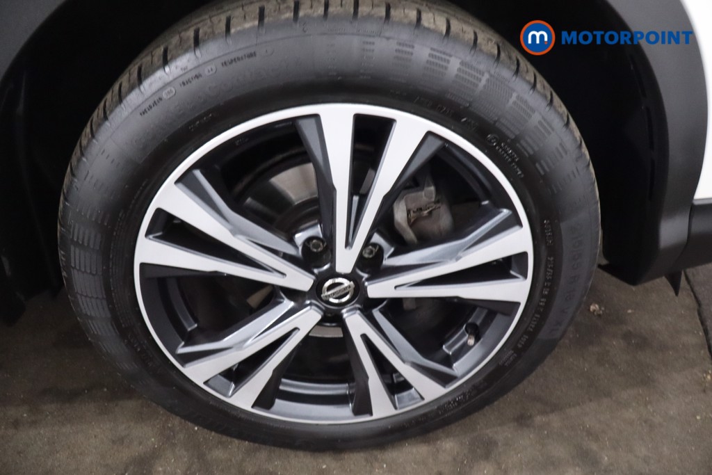 Nissan Qashqai N-Connecta Manual Petrol SUV - Stock Number (1624399) - 10th supplementary image