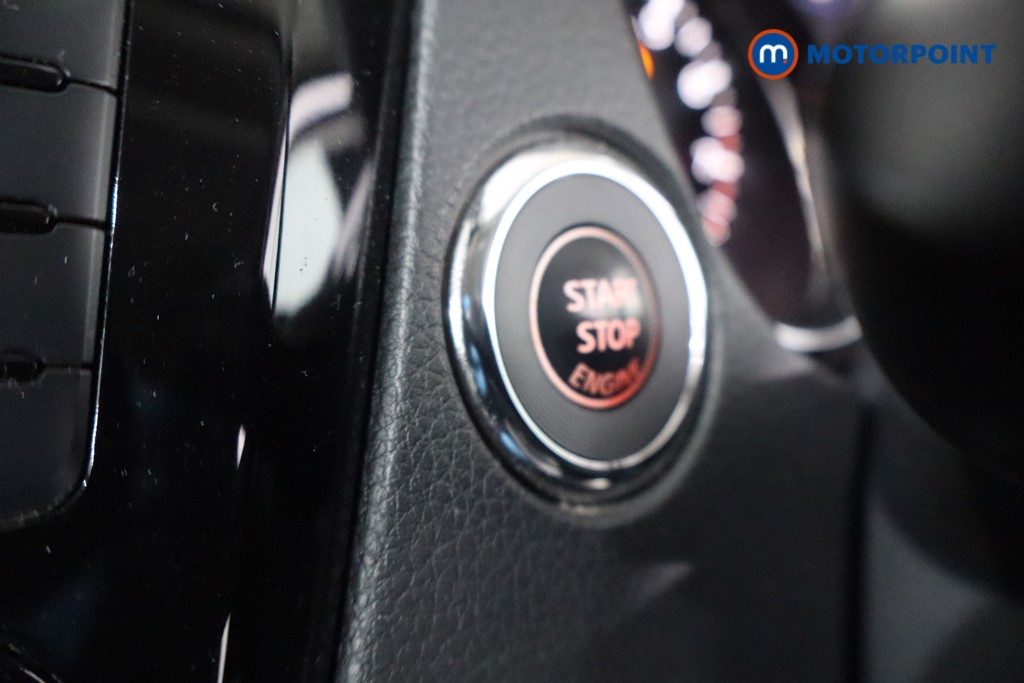 Nissan Qashqai N-Connecta Manual Petrol SUV - Stock Number (1624399) - 18th supplementary image