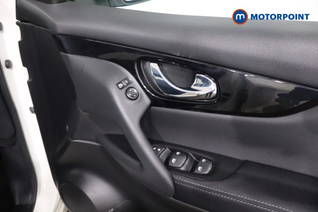 Nissan Qashqai N-Connecta Manual Petrol SUV - Stock Number (1624399) - 25th supplementary image