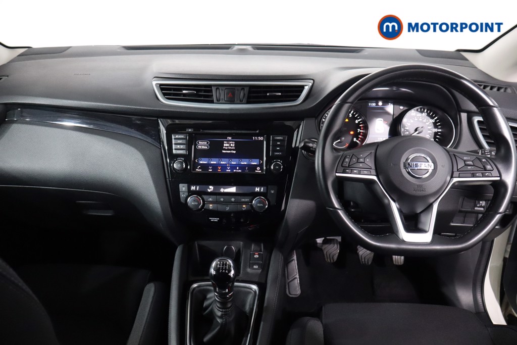 Nissan Qashqai N-Connecta Manual Petrol SUV - Stock Number (1624399) - 1st supplementary image