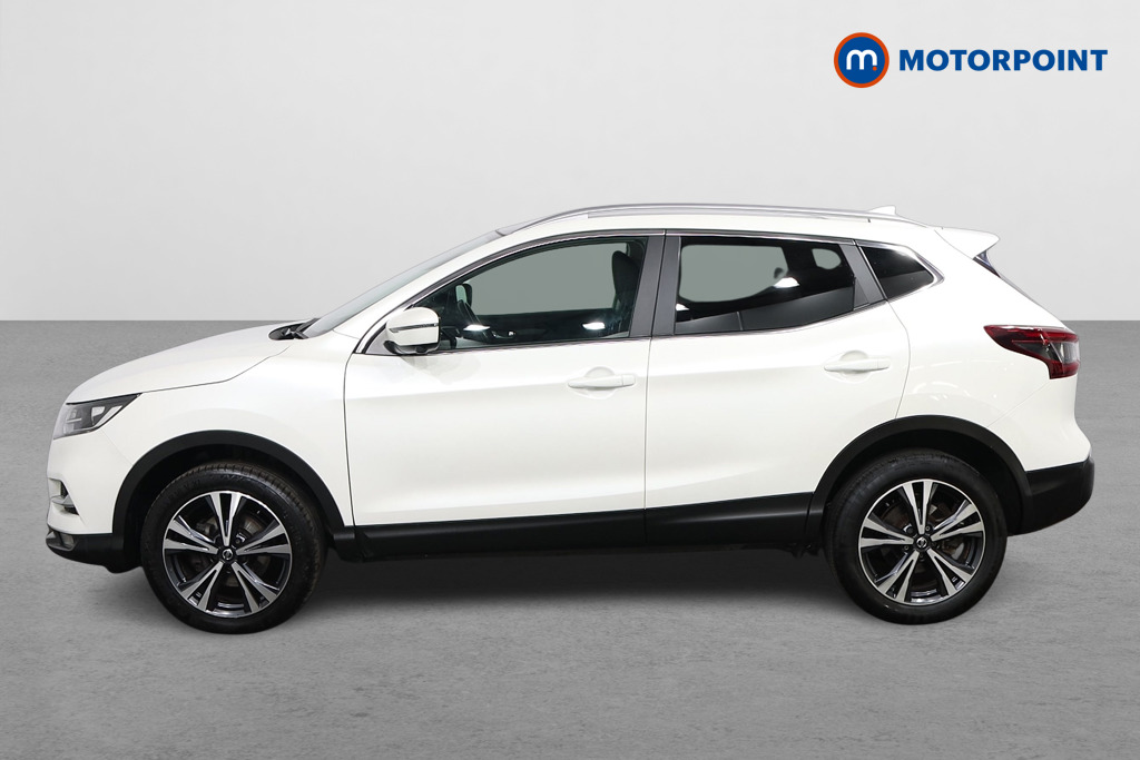 Nissan Qashqai N-Connecta Manual Petrol SUV - Stock Number (1624399) - Passenger side
