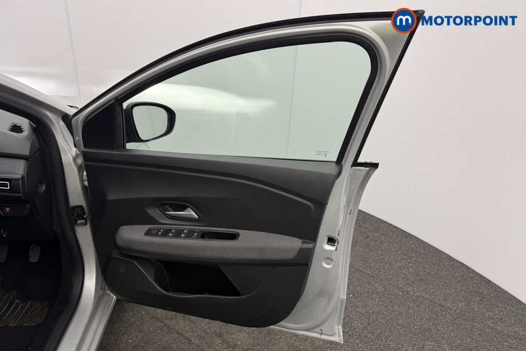 Dacia Sandero Expression Manual Petrol Hatchback - Stock Number (1625410) - 13th supplementary image