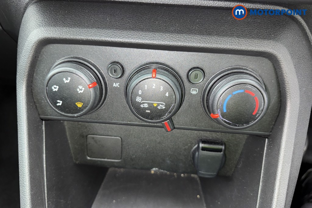 Dacia Sandero Expression Manual Petrol Hatchback - Stock Number (1625419) - 8th supplementary image