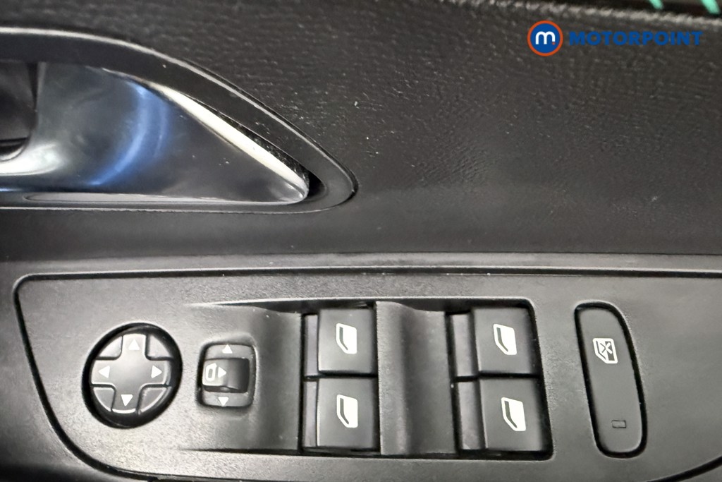 Peugeot 2008 Allure Premium Manual Petrol SUV - Stock Number (1625583) - 18th supplementary image