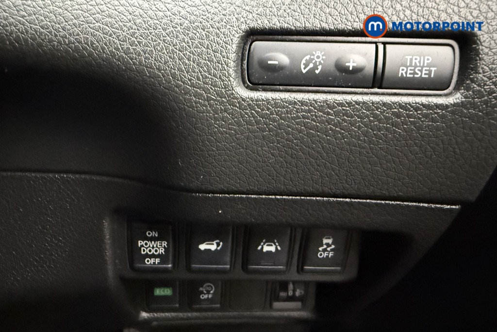 Nissan X-Trail N-Connecta Automatic Petrol SUV - Stock Number (1626030) - 18th supplementary image