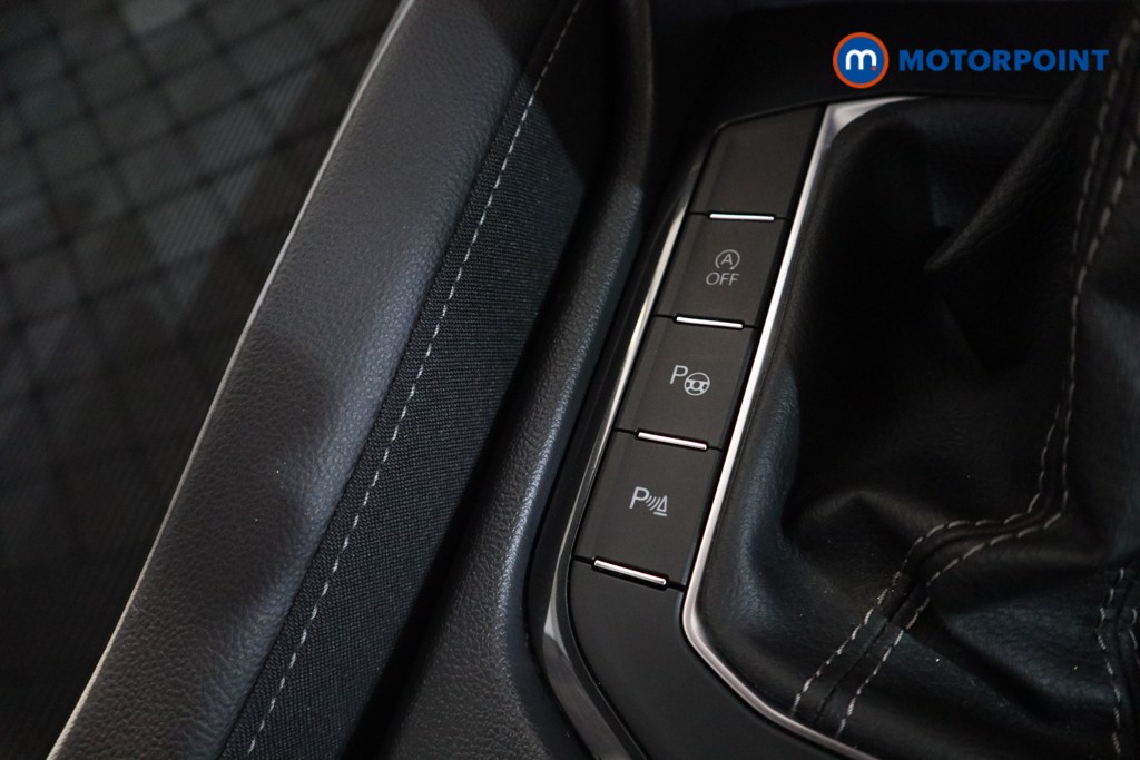 Volkswagen Tiguan R-Line Automatic Petrol SUV - Stock Number (1626407) - 11th supplementary image