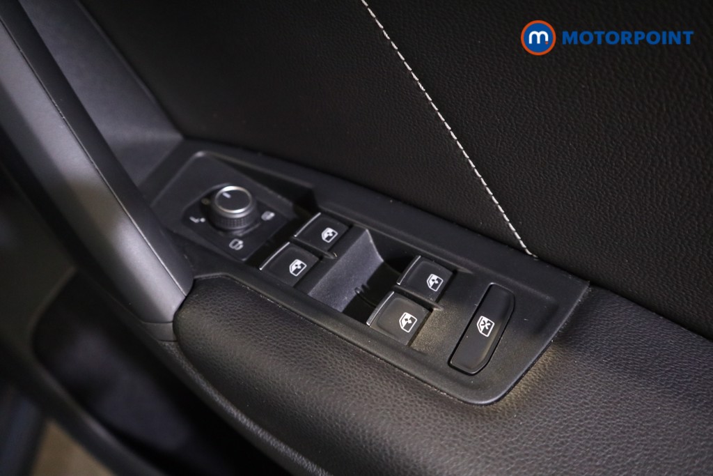 Volkswagen Tiguan R-Line Automatic Petrol SUV - Stock Number (1626407) - 16th supplementary image