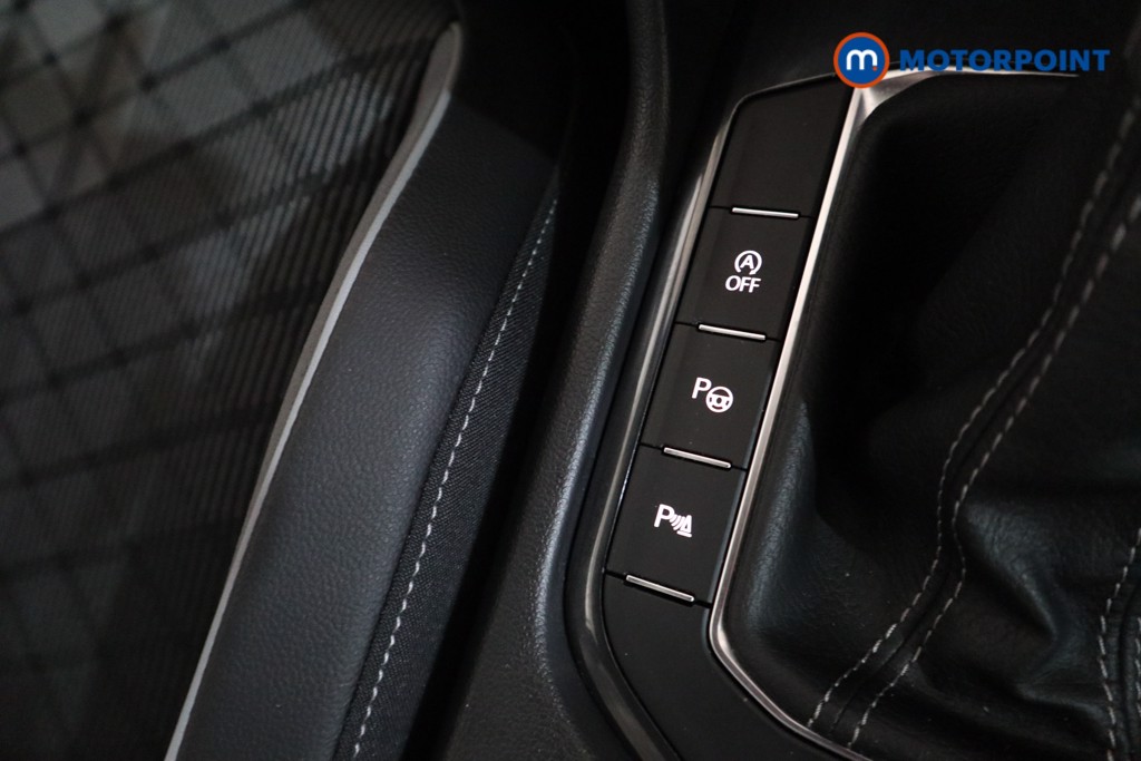 Volkswagen Tiguan R-Line Automatic Petrol SUV - Stock Number (1626435) - 12th supplementary image