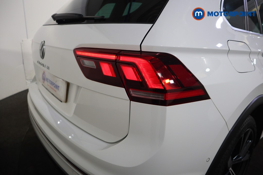 Volkswagen Tiguan R-Line Automatic Petrol SUV - Stock Number (1626435) - 33rd supplementary image